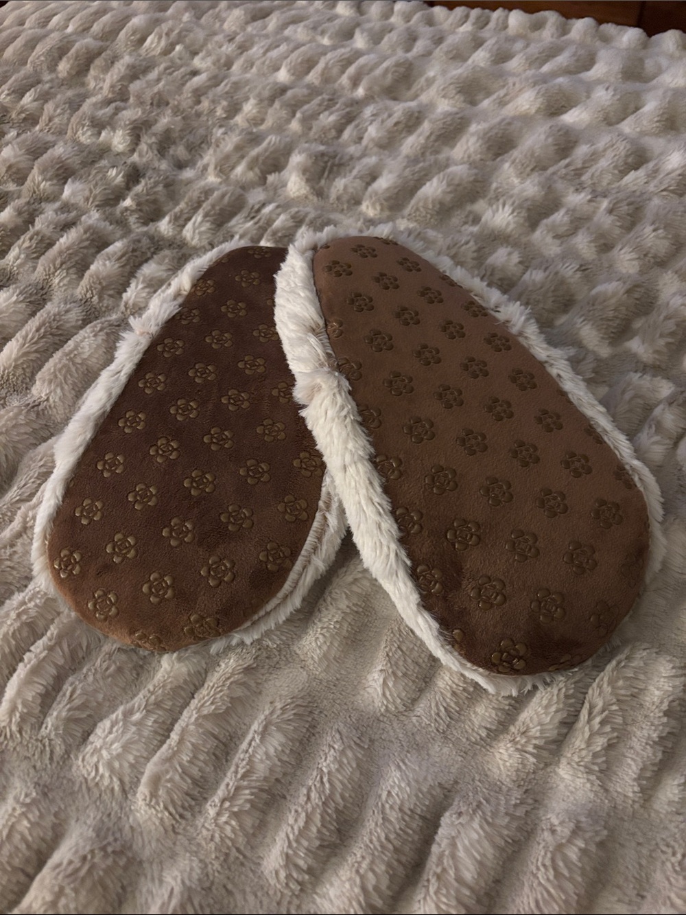 Warmies microwaveable slippers - Picture 2 of 6
